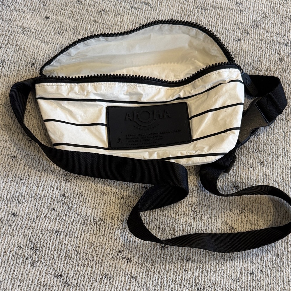 ALOHAS Black and Cream Belt Bag